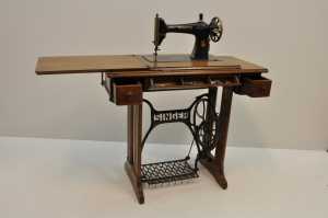 singer-treadle-sewing-machine