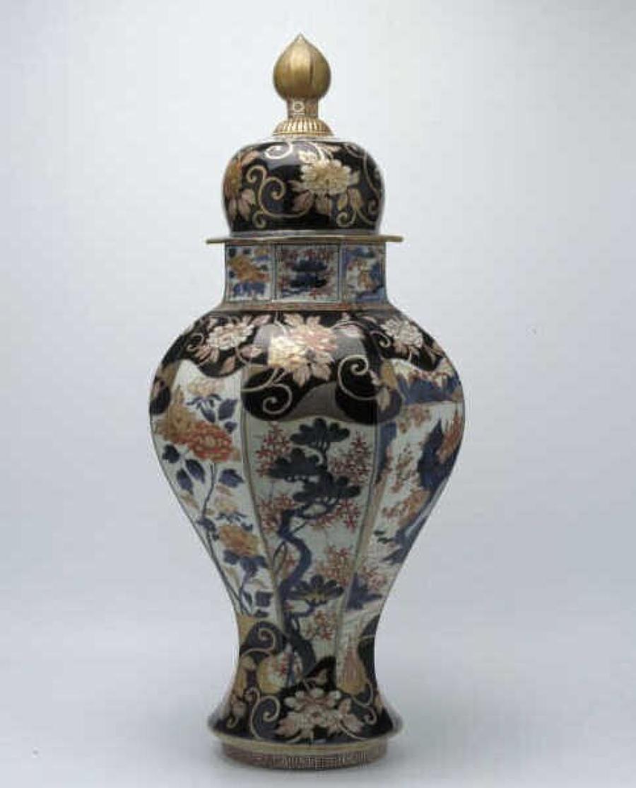 lidded vase