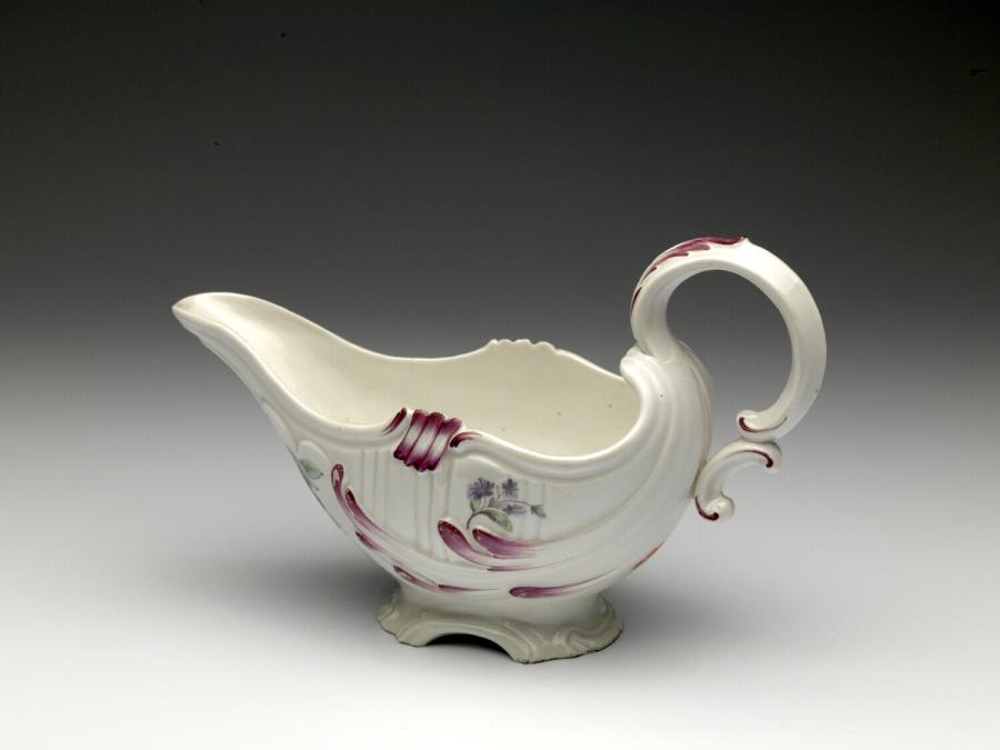 sauce boat