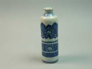 sleeve-vase