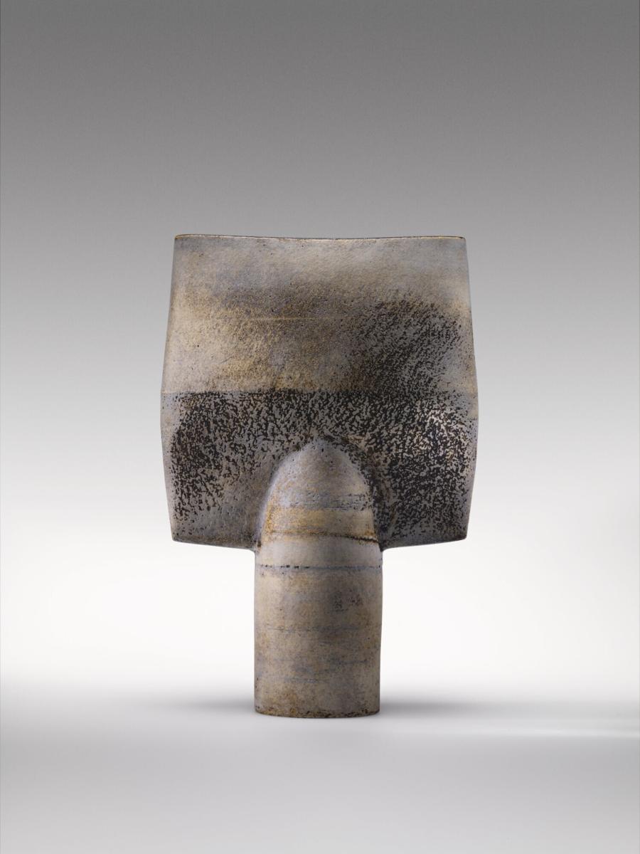 Medium-sized spade