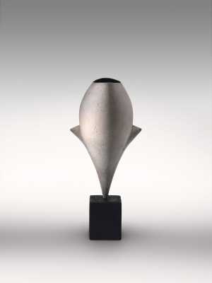 tulip-shaped-goblet-on-block-pedestal