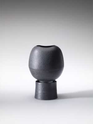 spherical-vase-on-cuff