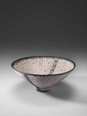 bowl-with-dark-band