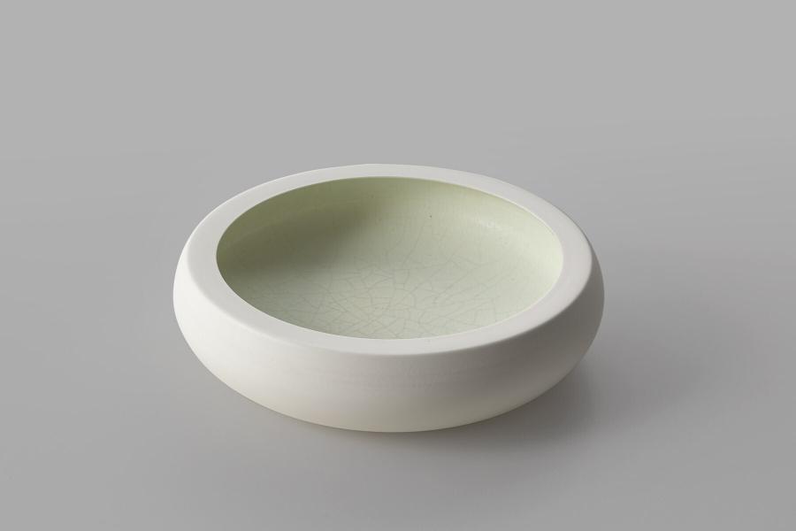 Vessel form with soft edge