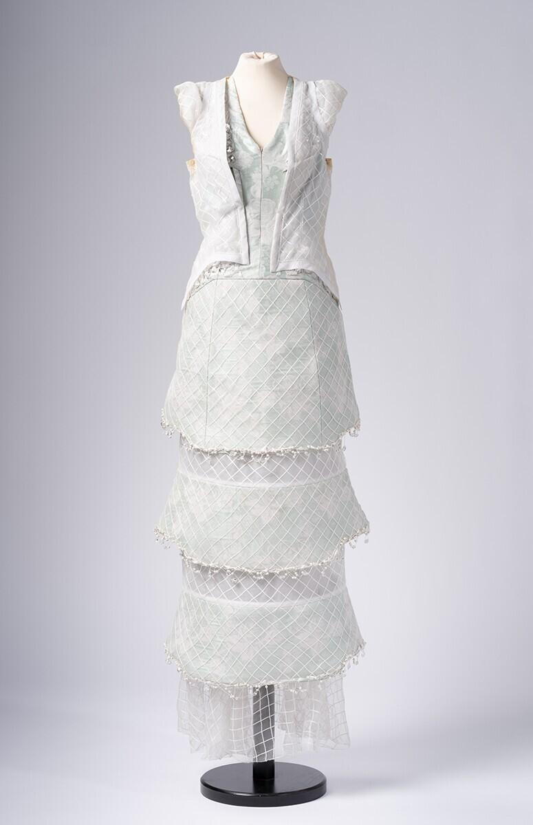 One Hundred and Eleven, Mechanical Dress no. 2 (One Hundred and Eleven, mechanische jurk nr. 2)