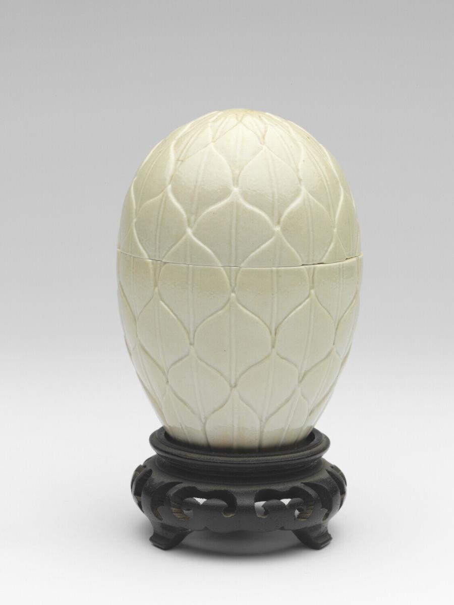 covered jar