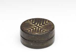 lidded-box