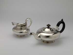 teapot-with-milk-pitcher