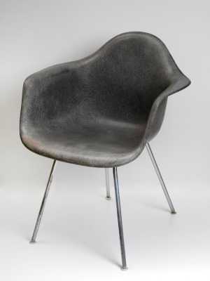 plastic-armchair-model-dax