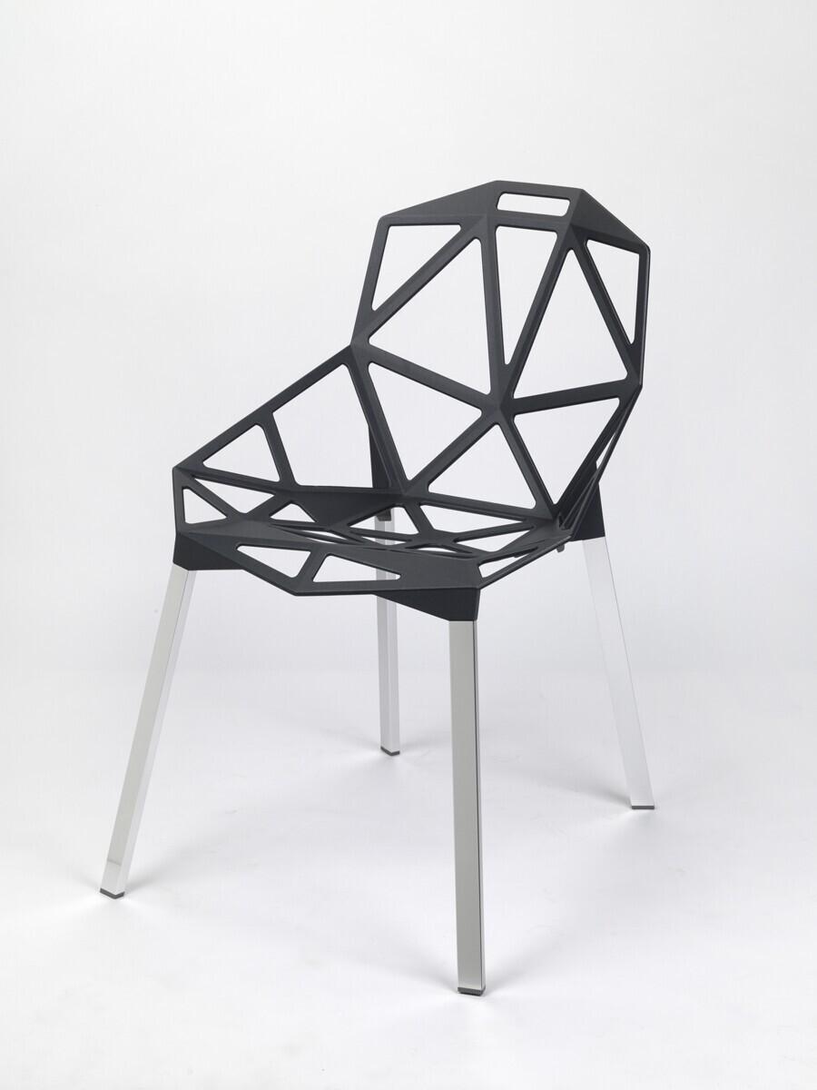One Chair (One Stoel)