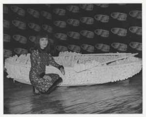 foto-van-yayoi-kusama-s-installatie-aggregation-one-thousand-boats-show-in-de-tentoonstelling-nul-1965-stedelijk-museum-amsterdam-1965