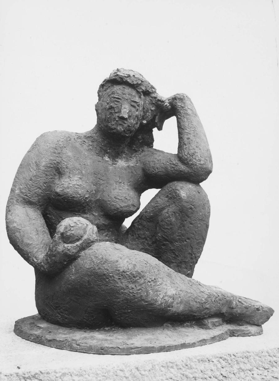Sitting nude with apple