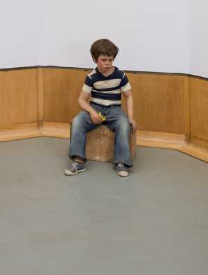seated-child