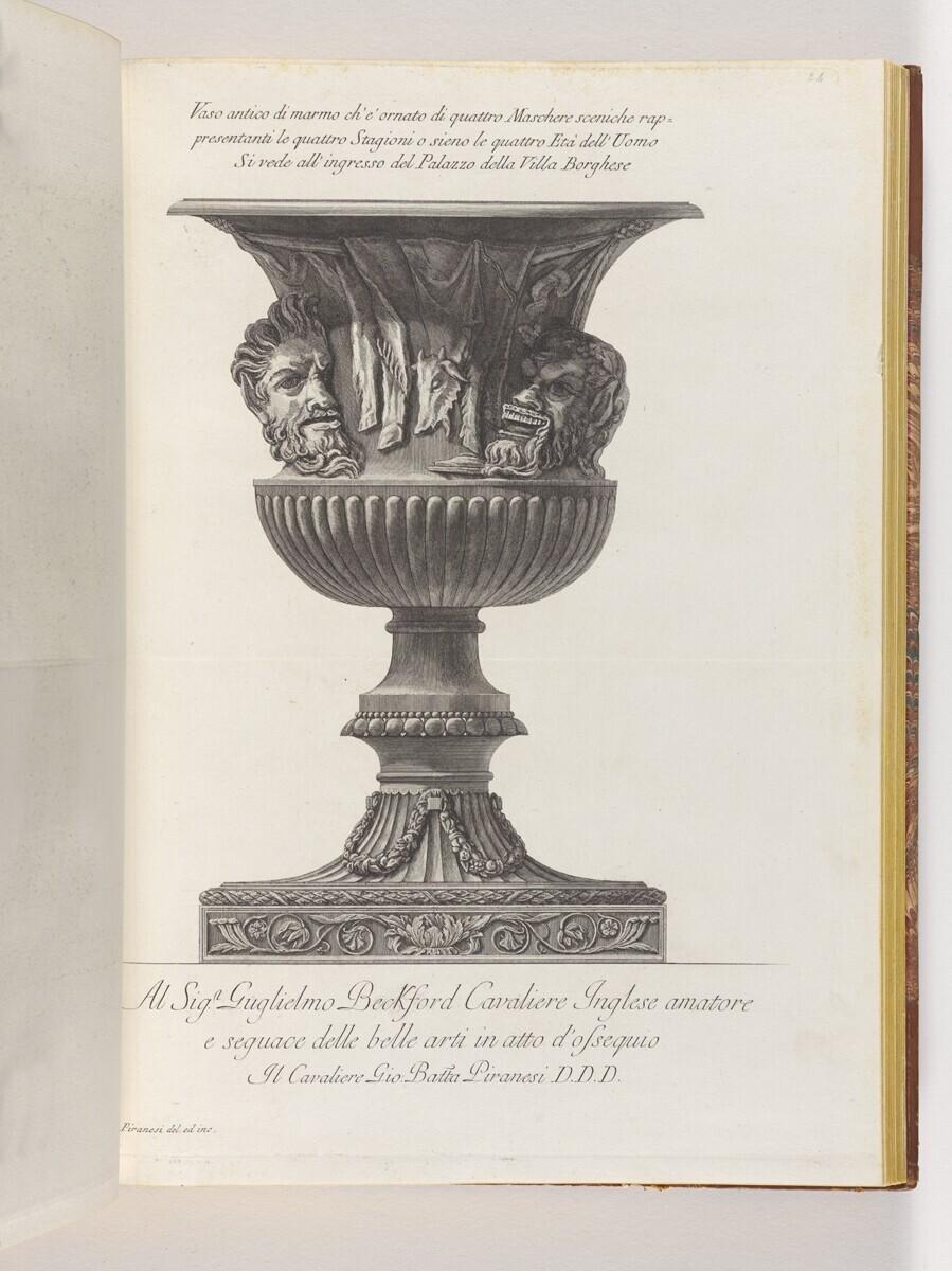 Vaso antico di marmo ch’è ornato di quattro Machere