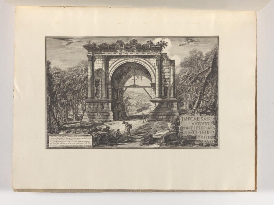 Veduta dell’Arco fabbricato in onore di Augusto