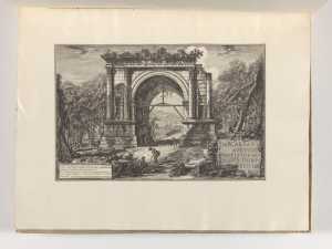 veduta-dell-arco-fabbricato-in-onore-di-augusto