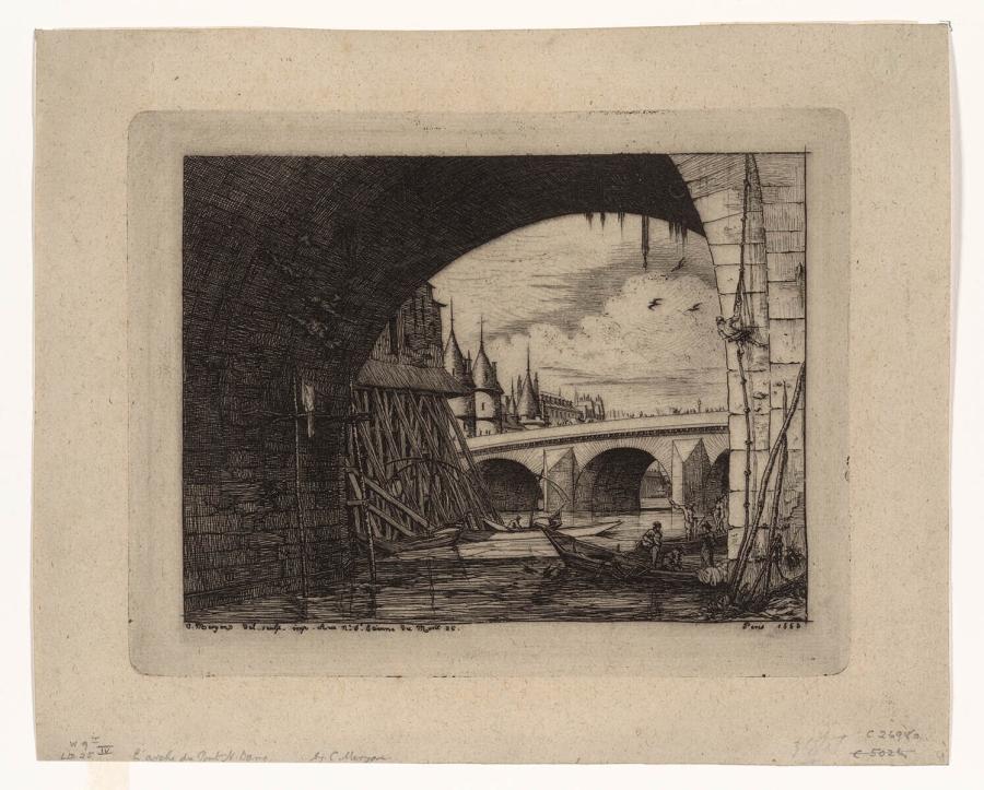 Boog van Pont Notre-Dame in Parijs