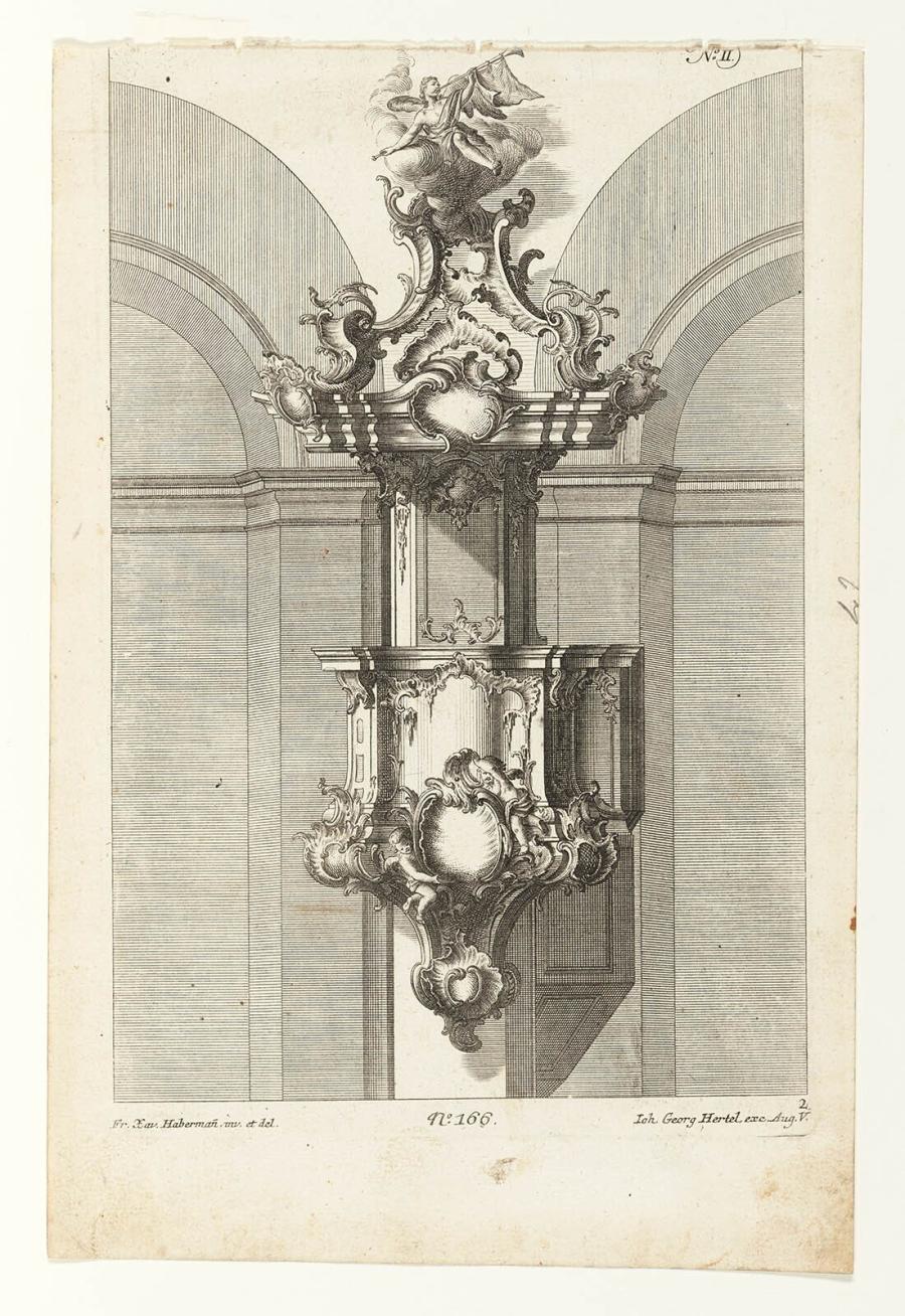 Pulpit Between Two Niches