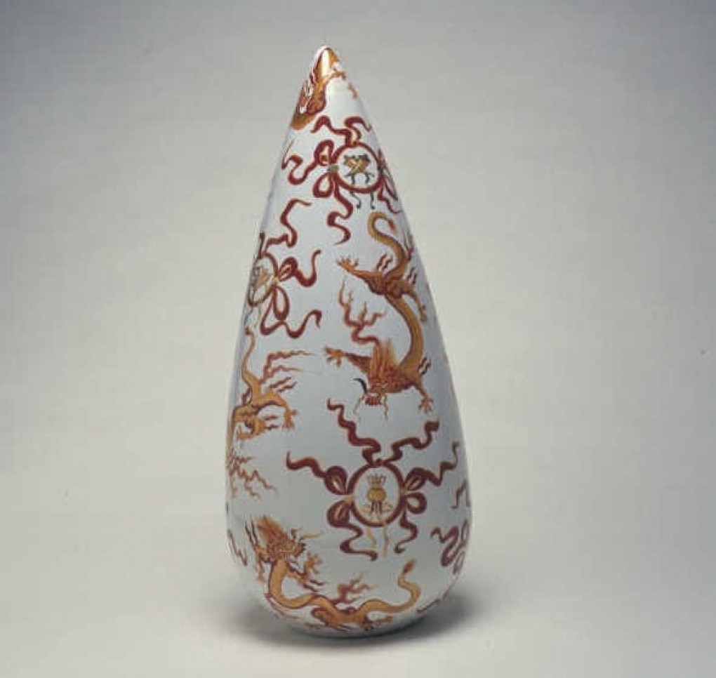 Harmen Brethouwer, Draken en acht kostbare voorwerpen, 1997, aardewerk, aankoop 1997