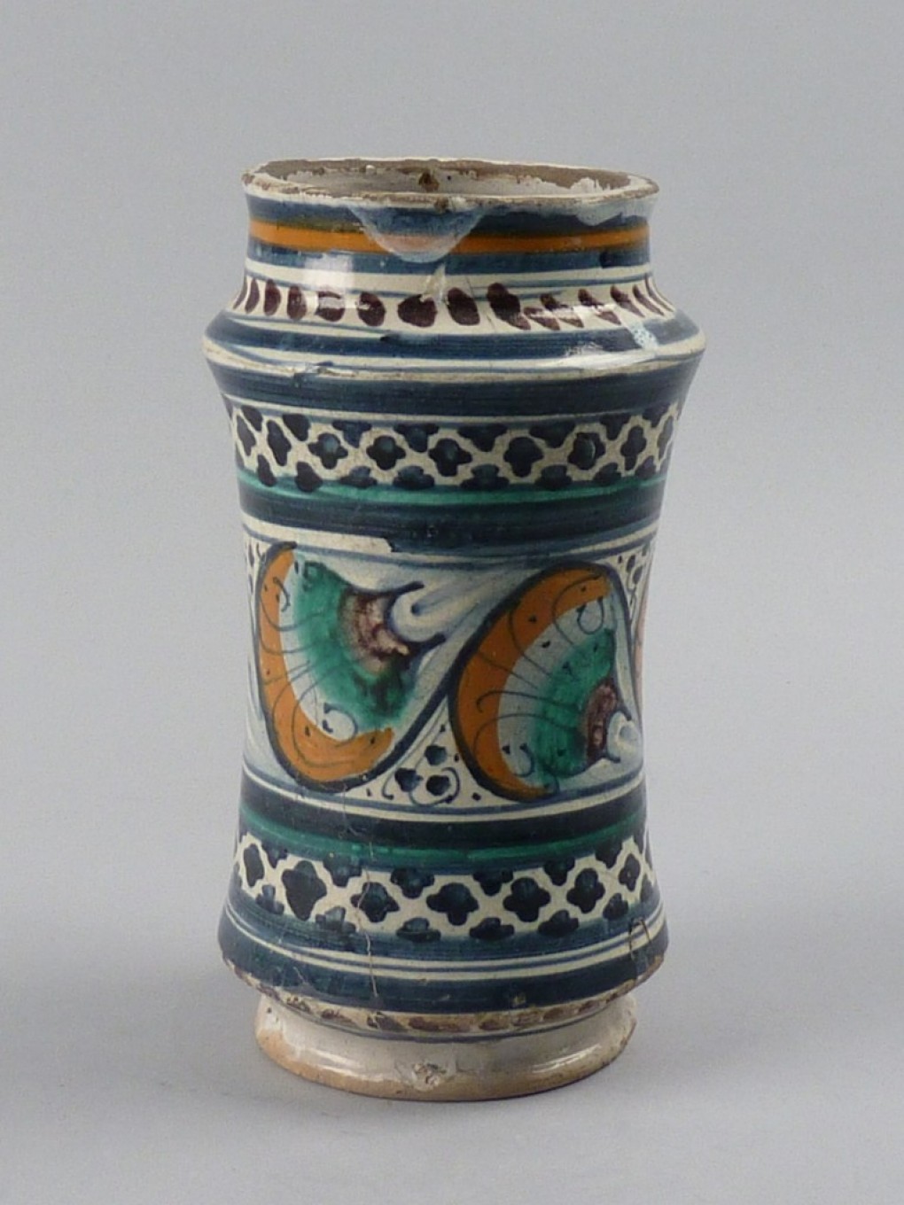 An albarello from the former Pringsheim collection