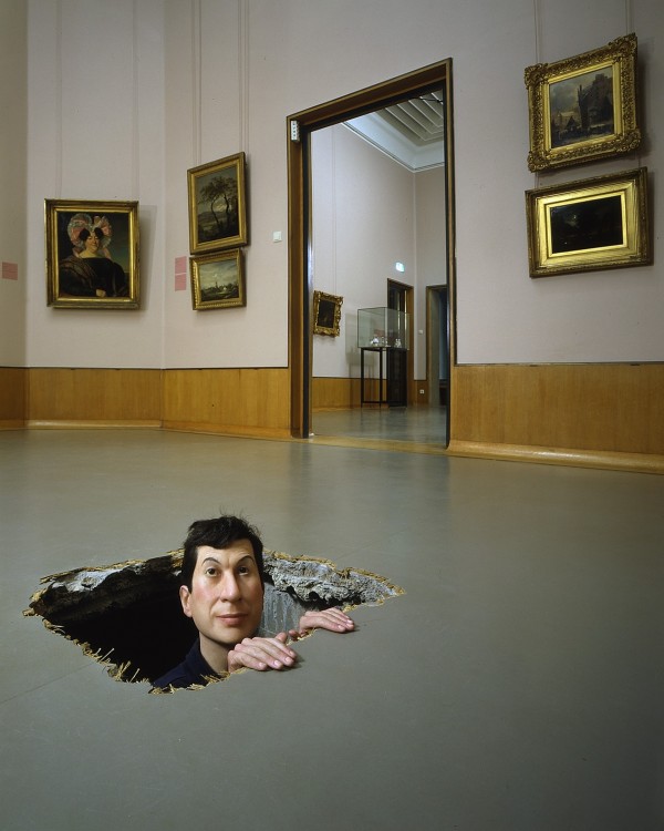 Untitled (Manhole) (Zonder titel) - Maurice Cattelan